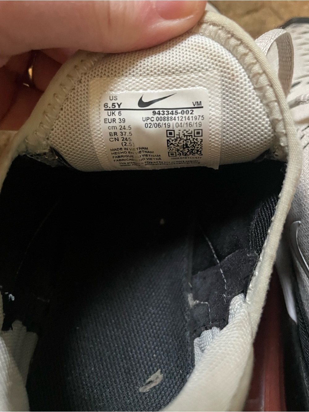 Nike Air Max 270 Sneakers in Light Bone Hot Punch - Picture 9 of 9